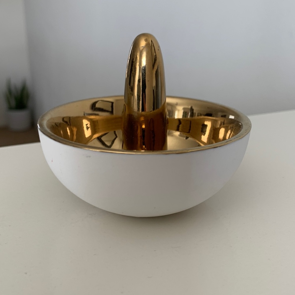 West Emory Ring Holder